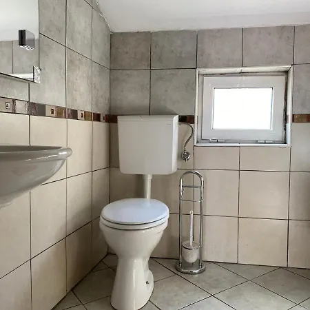 Veselinka Apartments & Rooms *